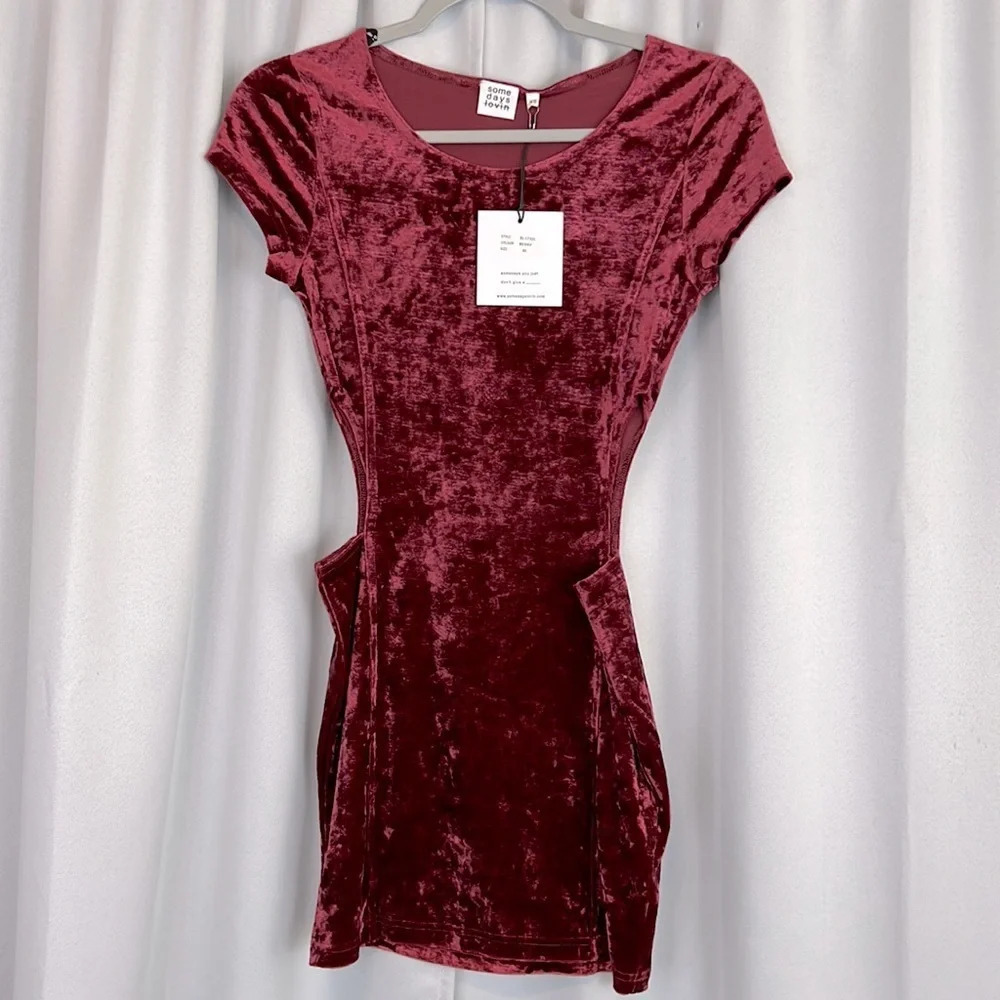 Somedays Lovin Revolve New Women’s‎ XS Berry Velvet Side Waist Cutout Mini Dress